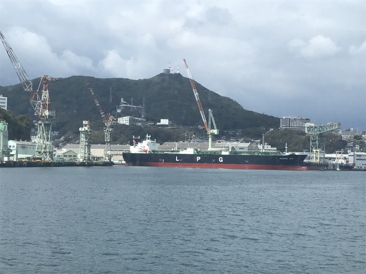 ジャイアントカンチレバークレーン