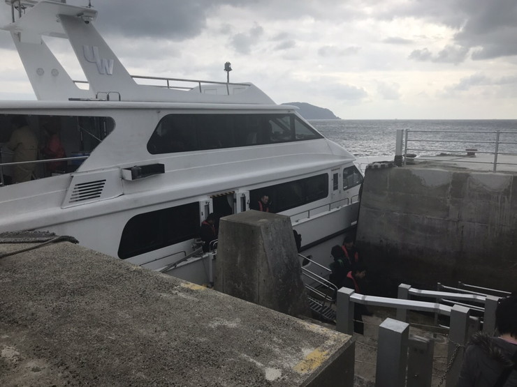 軍艦島を出るジュピター号